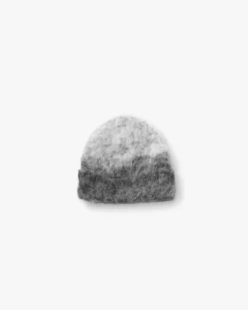 Ombre-stickad mössa