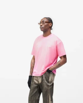 T-shirt med dubbla lager och broderad text